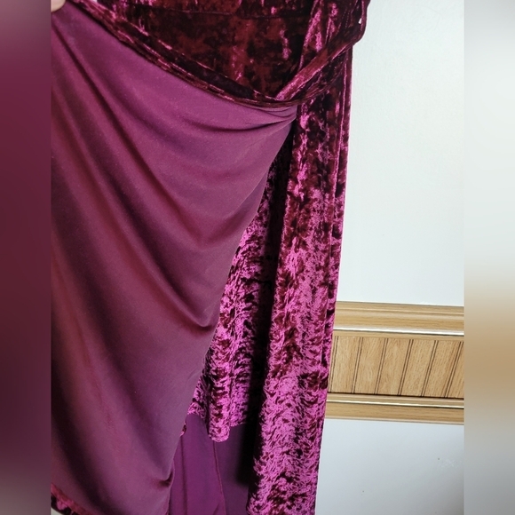 Crazy Train Women's Crushed Red Wine  Velvet Belted Midi Dress - Picture 10 of 10